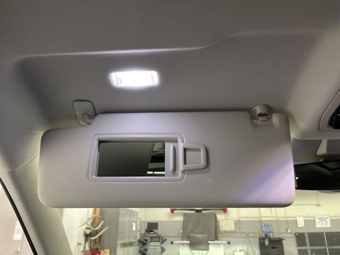 New 2026 Volkswagen Tiguan SE image 24