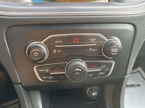 Used 2023 Dodge Charger SXT image 17