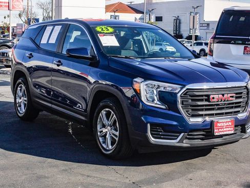 Used 2023 GMC Terrain SLE FWD image 4