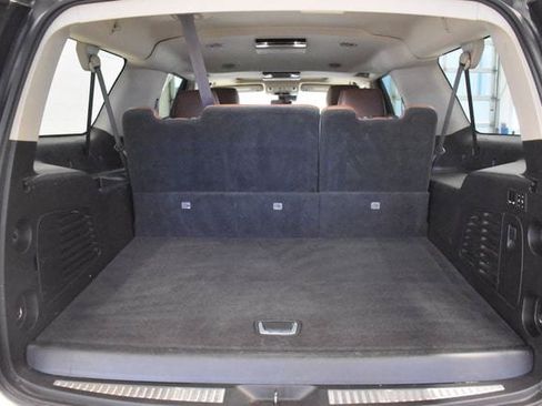 Used 2017 Cadillac Escalade ESV Premium Luxury AWD/4WD image 16