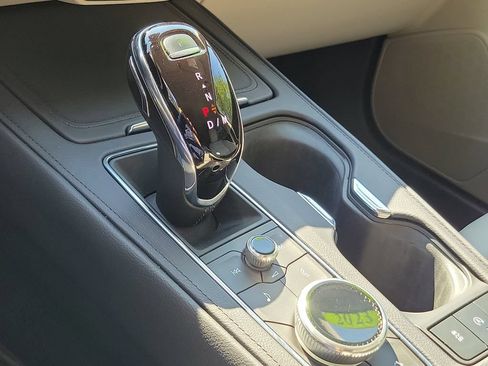 Used 2023 Cadillac XT4 Luxury w/ Cold Weather Package FWD image 31