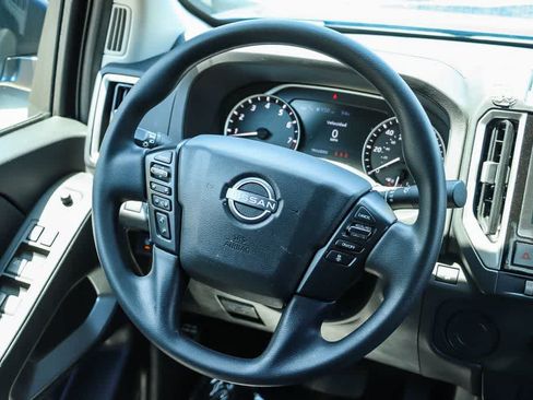 Used 2025 Nissan Frontier SV RWD image 13
