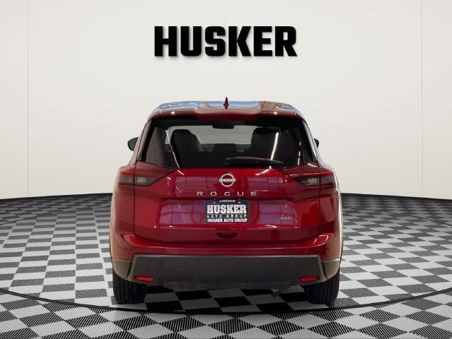 Used 2025 Nissan Rogue SV AWD/4WD image 8