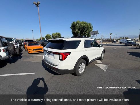 Used 2025 Ford Explorer Active w/ Active Comfort Package RWD image 6