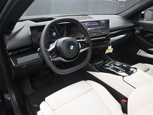 New 2025 BMW 530i w/ Premium Package image 33