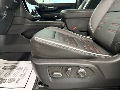 Used 2025 GMC Yukon XL AT4 Ultimate image 13