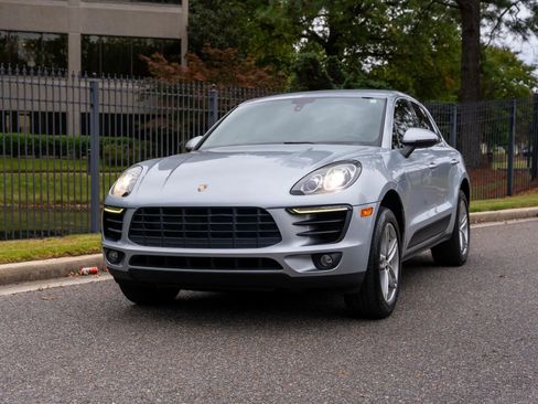 Used 2016 Porsche Macan S image 3