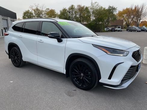 Used 2023 Toyota Highlander XSE image 10