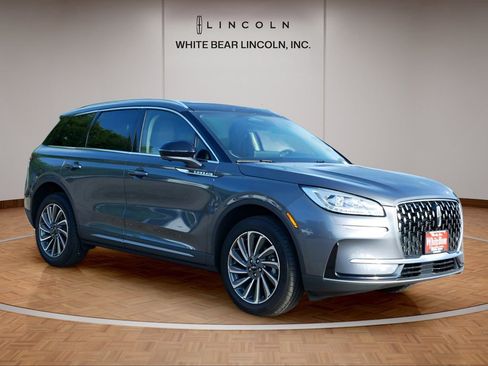 Used 2023 Lincoln Corsair Reserve w/ Equipment Group 201A image 4