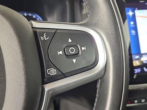 Certified 2022 Volvo S60 B5 Momentum w/ Premium Package image 23