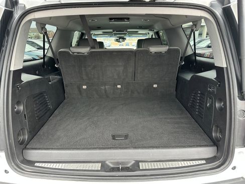 Used 2019 Chevrolet Suburban LT image 10