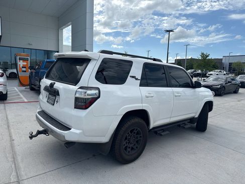 Used 2019 Toyota 4Runner TRD Off-Road Premium AWD/4WD image 2