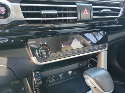Certified 2023 Kia Seltos EX AWD/4WD image 19