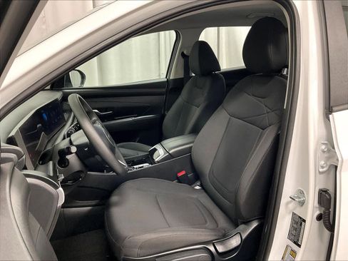 Certified 2025 Hyundai Tucson SE image 10