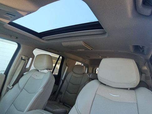 Used 2020 Cadillac Escalade Premium Luxury image 23