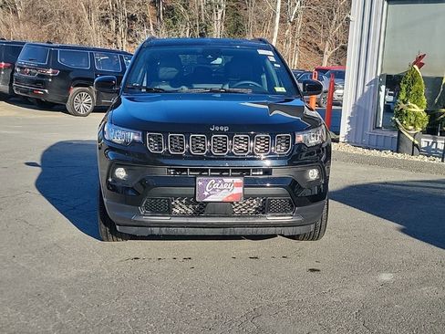 New 2026 Jeep Compass Latitude image 2