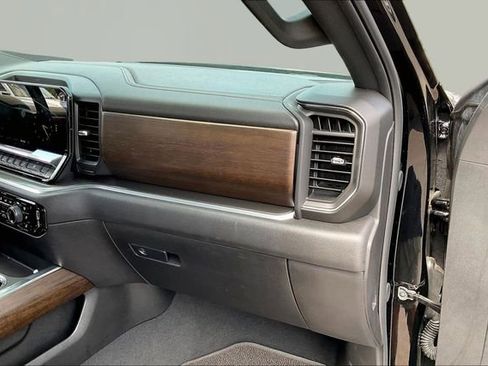 Used 2024 Chevrolet Silverado 1500 High Country AWD/4WD image 18