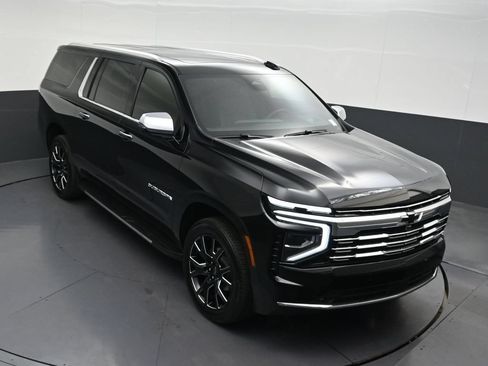 Used 2026 Chevrolet Suburban Premier RWD image 26