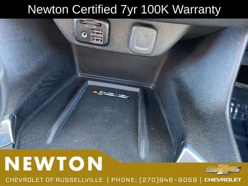 Used 2023 Chevrolet Traverse Premier AWD/4WD image 21