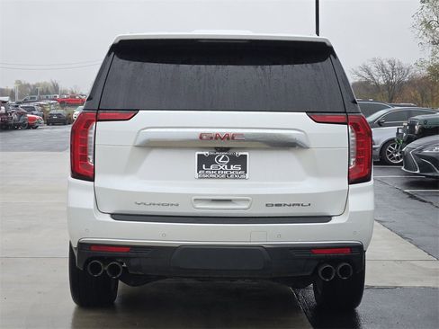 Used 2021 GMC Yukon Denali w/ Denali Premium Package image 6