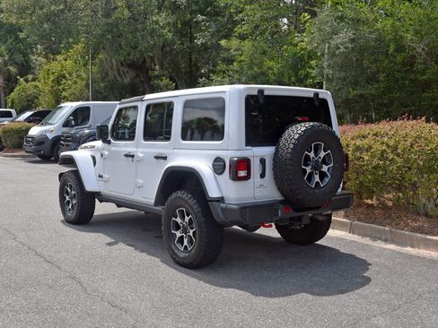 Used 2023 Jeep Wrangler Unlimited Rubicon w/ Cold Weather Group AWD/4WD image 3