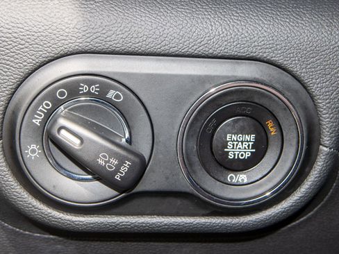 Used 2019 Maserati Levante image 27