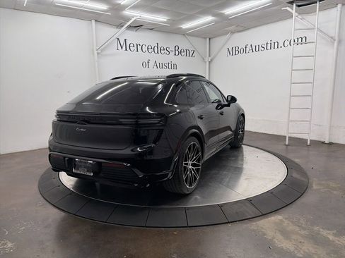 Used 2025 Porsche Macan Turbo Electric AWD/4WD image 7