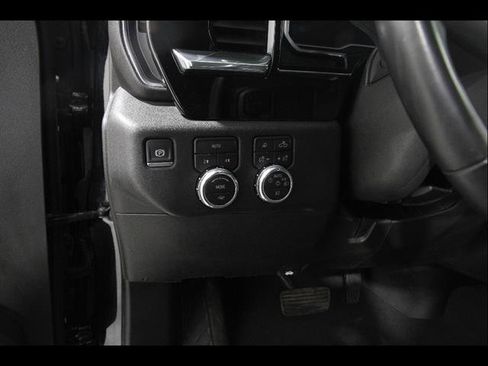 Used 2025 GMC Sierra 1500 SLT image 6