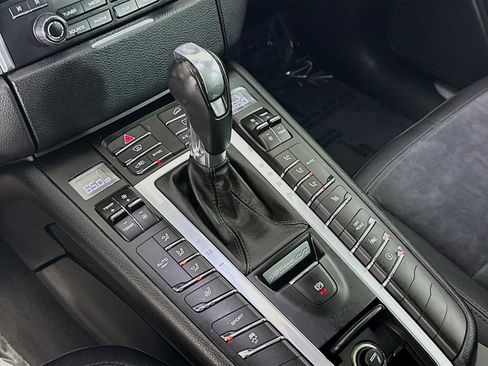 Used 2017 Porsche Macan image 17