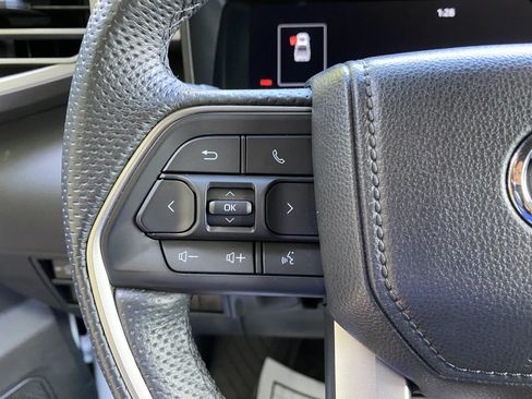 Used 2025 Toyota Tundra Limited AWD/4WD image 19