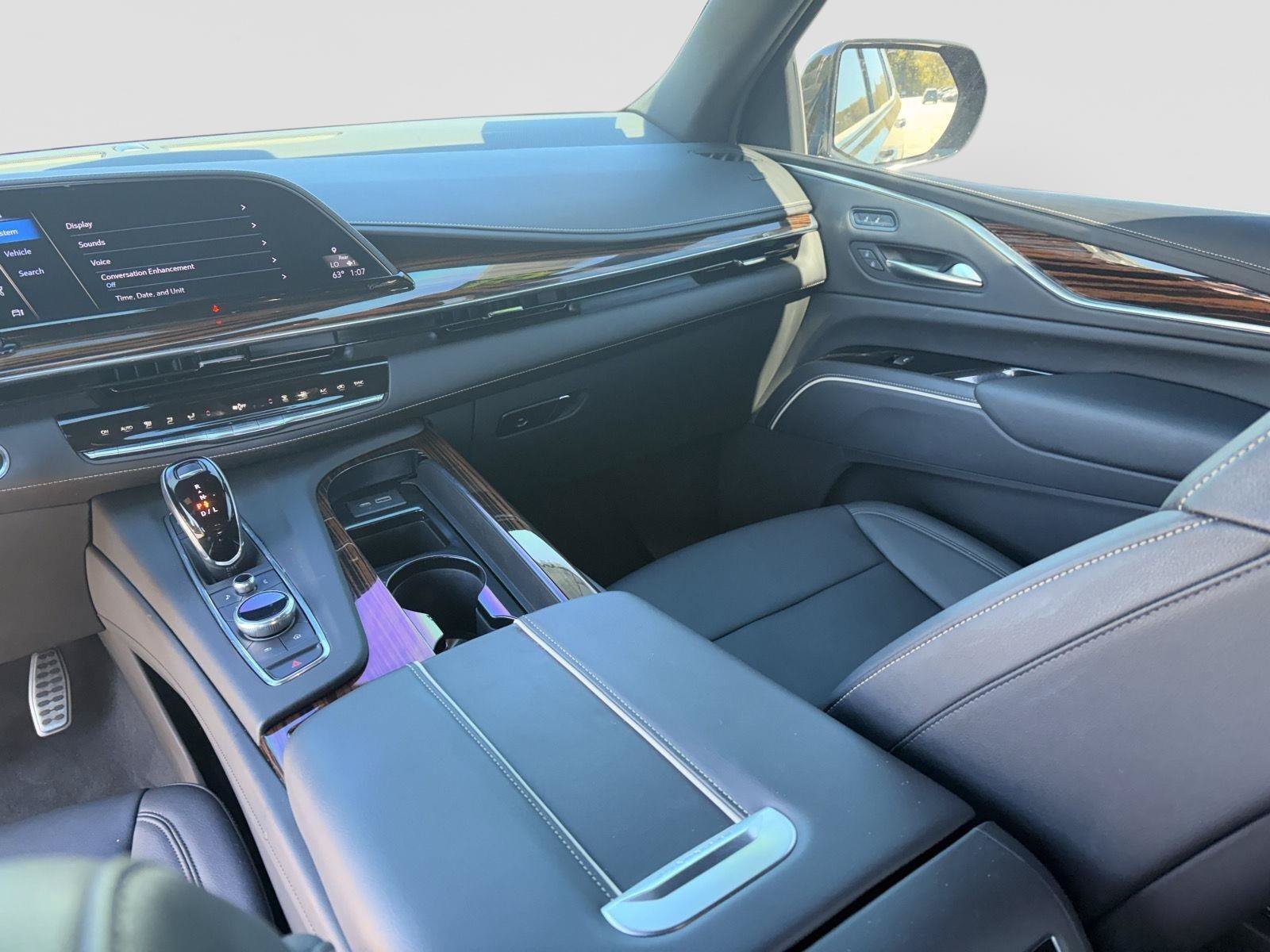 Used 2022 Cadillac Escalade Luxury RWD image 17