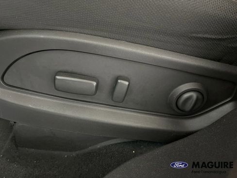 Used 2016 Chevrolet Traverse LT w/ Traveler's Package FWD image 21