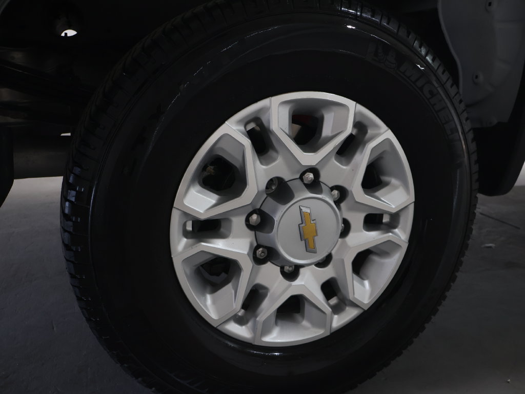 Used 2023 Chevrolet Silverado 2500 LT AWD/4WD image 30