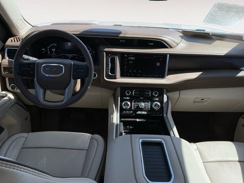 Used 2024 GMC Yukon XL Denali w/ Max Trailering Package image 12