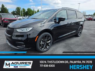 Used 2025 Chrysler Pacifica Limited FWD video 1
