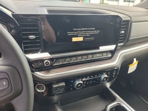 New 2026 GMC Sierra 1500 SLT w/ SLT Premium Package image 25