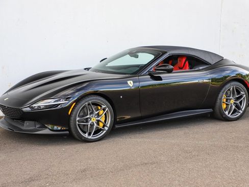 Certified 2025 Ferrari Roma Spider RWD image 19