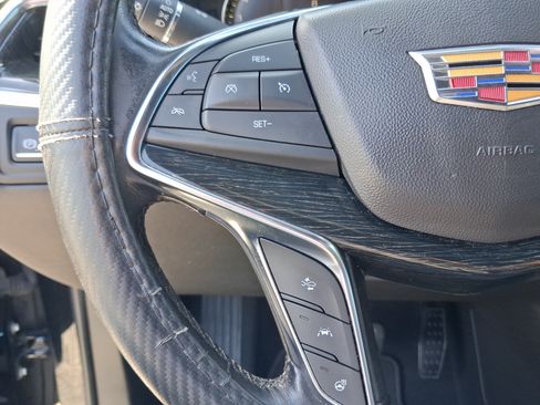 Used 2020 Cadillac XT5 Premium Luxury FWD image 16