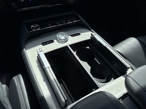 New 2026 Lincoln Navigator Reserve AWD/4WD image 30