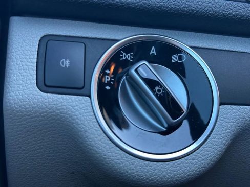 Used 2011 Mercedes-Benz C 300 Sedan image 35