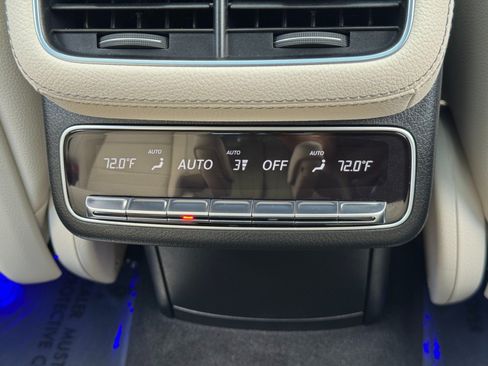 Used 2023 Mercedes-Benz GLS 450 4MATIC image 42