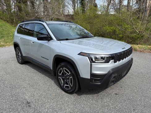 New 2026 Jeep Cherokee Laredo AWD/4WD image 5