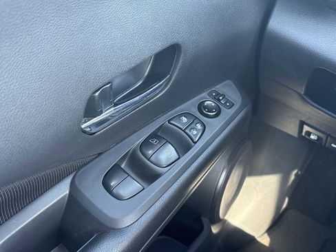 Used 2021 Nissan Kicks SV image 14