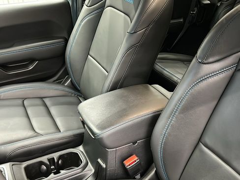 Used 2024 Jeep Wrangler Unlimited Rubicon 4xe image 28