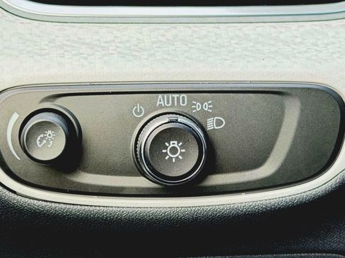 Used 2020 Chevrolet Bolt LT image 26