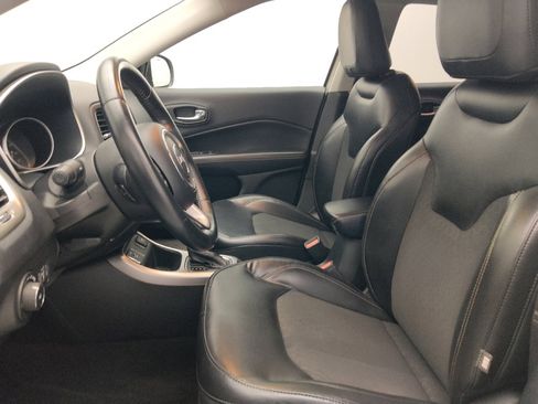 Used 2018 Jeep Compass Latitude w/ Popular Equipment Group FWD image 17