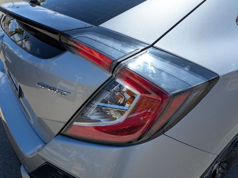 Used 2017 Honda Civic Sport image 11