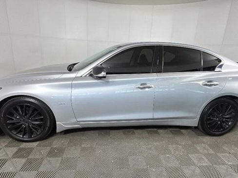 Used 2018 INFINITI Q50 Luxe w/ Essential Package (3.0T Luxe) AWD/4WD image 6