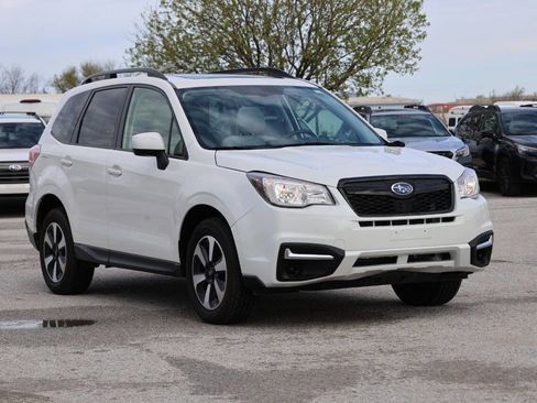 Used 2018 Subaru Forester 2.5i Premium w/ All-Weather Package image 4