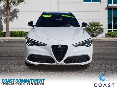 Used 2022 Alfa Romeo Stelvio Veloce image 2